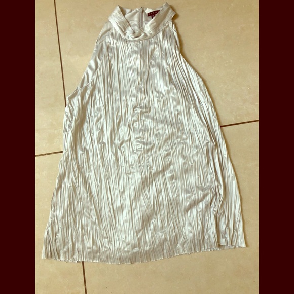 Theory Tops - Theory silver sleeveless top. Size: M